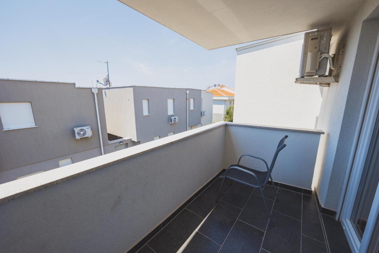 Apartments Lemon Novalja Exterior foto